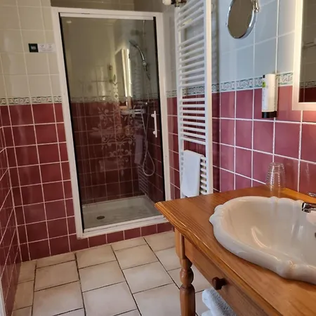 Le Relais Des Dalles - & Restaurant Отель 4*