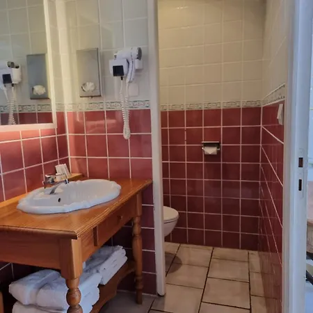 Отель Le Relais Des Dalles - & Restaurant Сассео-ле-Мокондюи