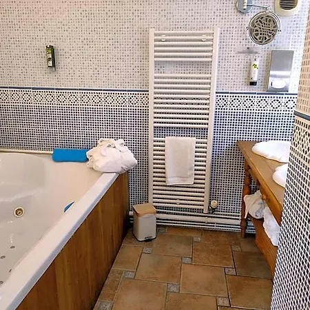 Le Relais Des Dalles - & Restaurant Hotel 4*