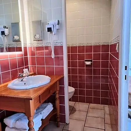 Le Relais Des Dalles - & Restaurant 4*